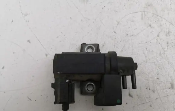 Lexus IS 220D-250-350 Valve vacuum 258190R011
