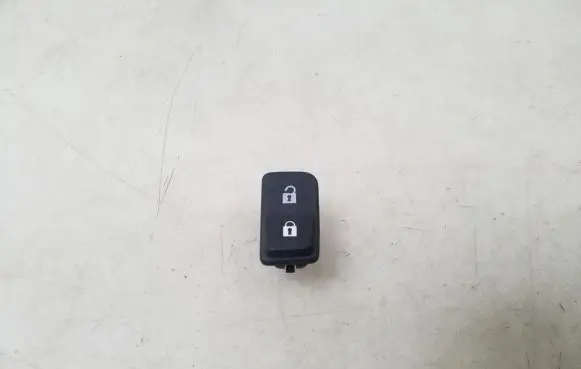 Volvo V50 Central locking switch button 30669958