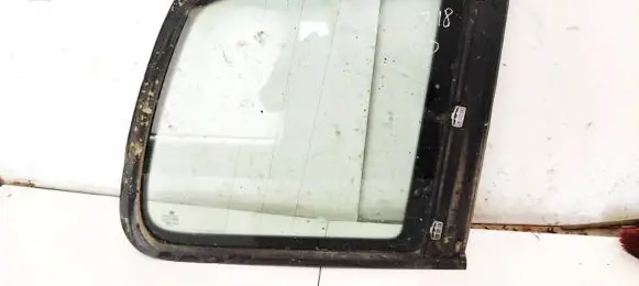 Volkswagen Touran I Rear side window AS2
