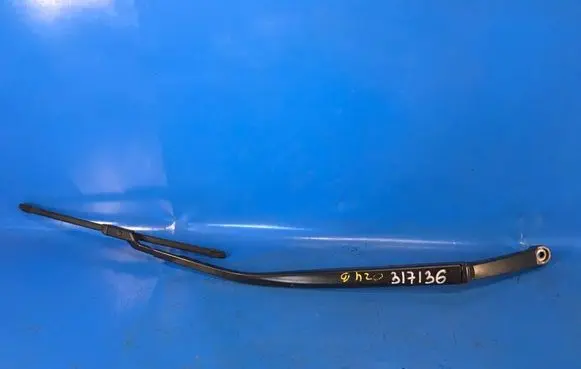 Toyota Prius xw60 Front wiper blade arm 8521147180
