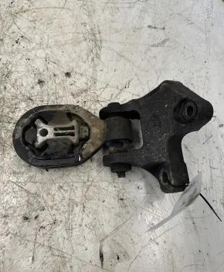 Nissan Juke I F15 Gearbox mount