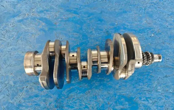 Mercedes-Benz Sprinter W907 W910 Crankshaft R64224
