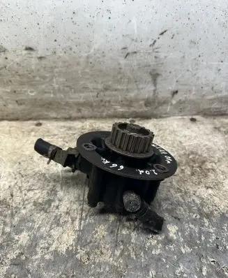 Nissan Primera Vacuum pump 146502J601