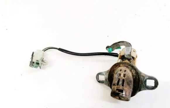 Mazda Premacy Tailgate exterior lock 