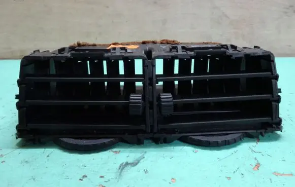 Toyota Yaris Cabin air duct channel 