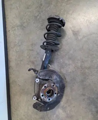 BMW 2 F44 Front wheel hub 6883877