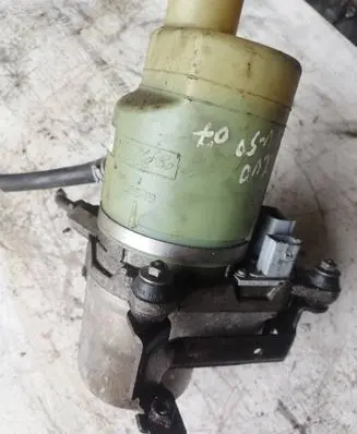 Volvo V50 Power steering pump 5n513k514