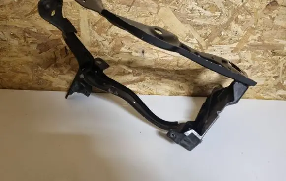 Mercedes-Benz E W212 Headlight/headlamp mounting bracket A2126200191 2126200191