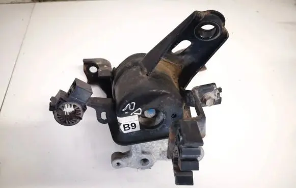 Toyota Auris E180 Engine mount bracket