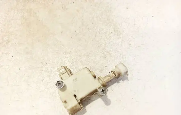 Volkswagen PASSAT B6 Central locking motor 