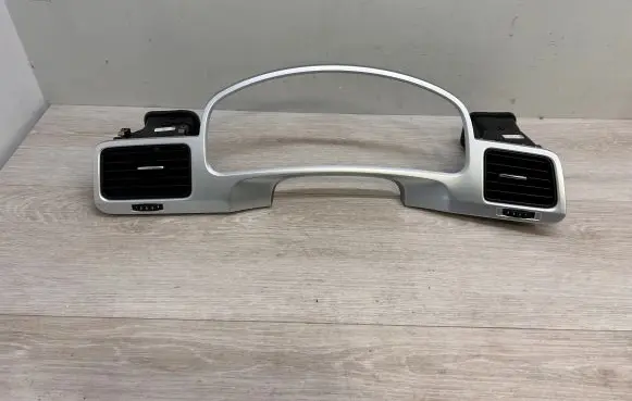 Volkswagen Touareg II Dashboard trim 7P1857189B