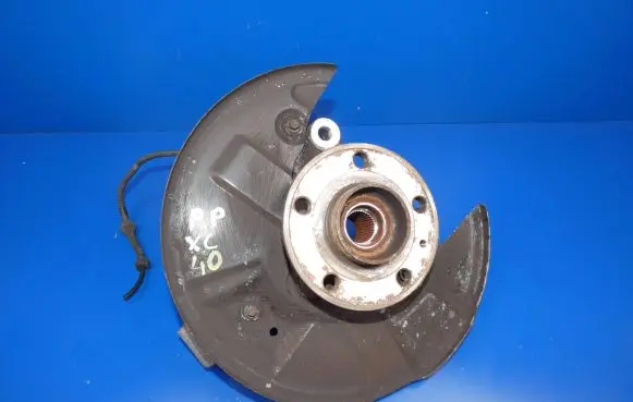 Volvo XC40 Front wheel hub 32221857