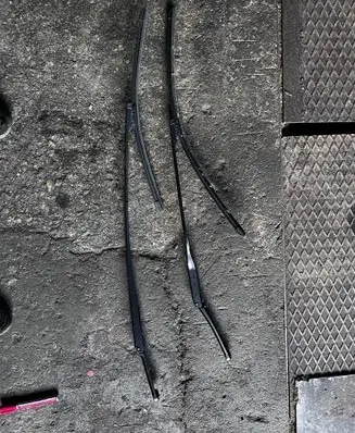 Audi A3 S3 8P Front wiper blade arm 8P1955408A