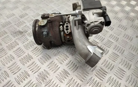 Volkswagen Golf Sportsvan Turbo 04E145721R 04E145725AK