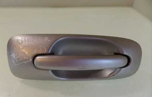 Chrysler Town & Country IV Front door exterior handle SR7154
