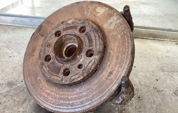 Volkswagen Polo IV 9N3 Front wheel hub