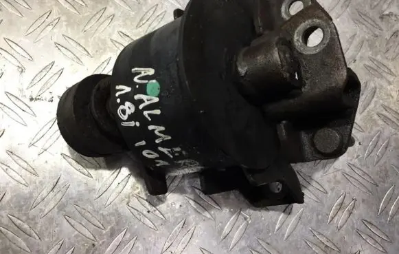 Nissan Almera N16 Engine mount bracket