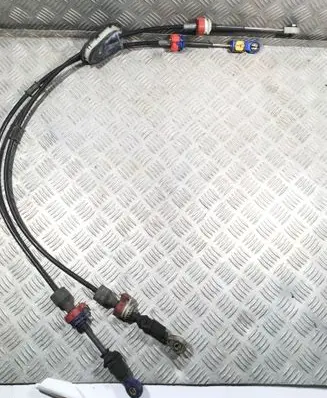 Nissan Qashqai Gear shift cable linkage 112112856