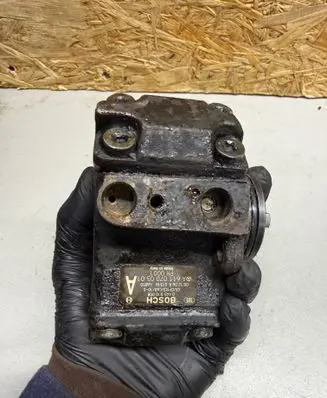 Mercedes-Benz C W203 Fuel injection high pressure pump 6110700501