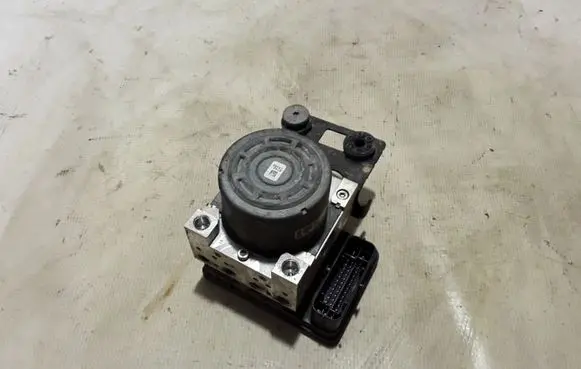 Renault Trafic III (X82) ABS Pump 476601418R