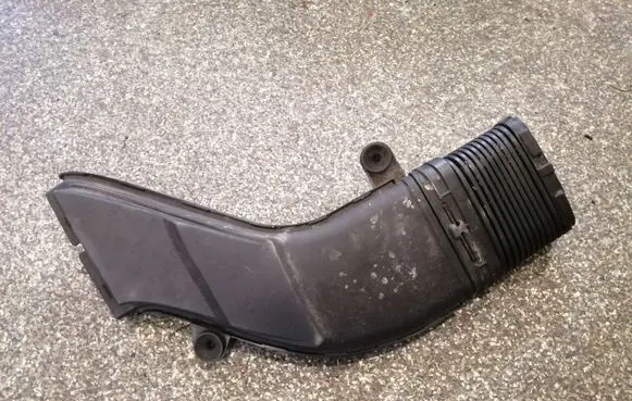 Mercedes-Benz SL R231 Air intake duct part A2760902637