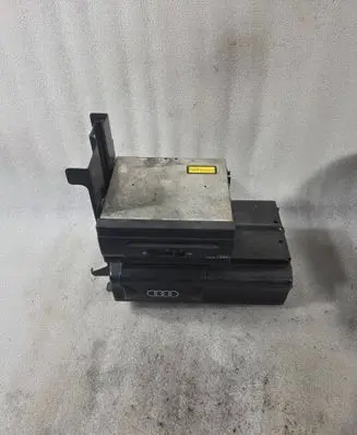 Audi A8 S8 D2 4D CD/DVD changer 8D9035111