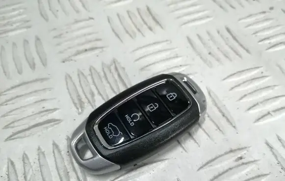Hyundai Kona I Ignition key/card 