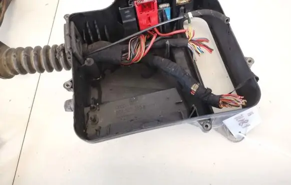 Volkswagen PASSAT B5 Fuse box set 8d1907355b