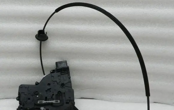 Volkswagen Sharan Rear door lock 7N0839015B 7N0839015