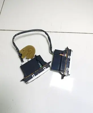 Nissan Leaf I (ZE0) Head unit multimedia control 3ND0A210485 3ND1A210484