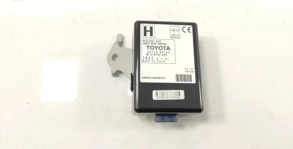 Toyota Yaris Door control unit/module 897400D100