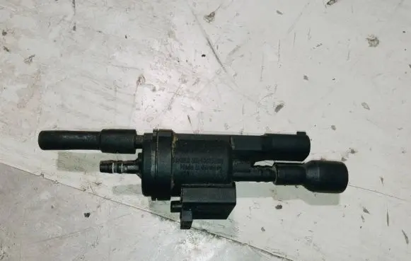 Mercedes-Benz C W203 Vacuum valve 0025401497