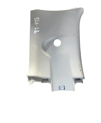 Mitsubishi L200 (C) pillar trim