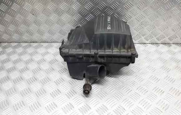 Opel Corsa C Air filter box 9129743