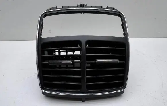 Mercedes-Benz CLS C219 Rear air vent grill 211830054