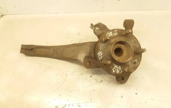 Cadillac CTS Front wheel hub spindle knuckle