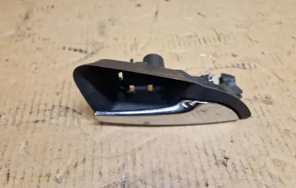 Opel Astra J Front door interior handle 13582164