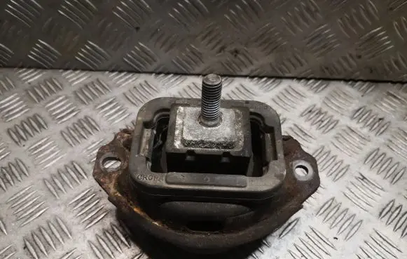 Land Rover Range Rover Sport L320 Engine mount bracket KKB500441G