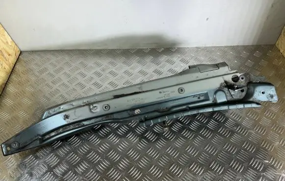 Audi Q7 4L Fender mounting bracket 4L0805157 4L0805920