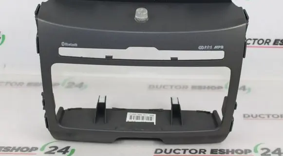 KIA Sportage Radio/GPS head unit trim U097813810