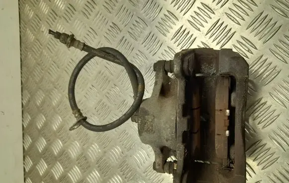 Lexus UX Front brake caliper 6G28
