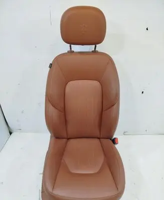 Maserati Ghibli Front passenger seat 670