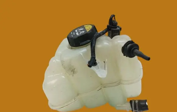 Volvo V60 Coolant expansion tank/reservoir 31465682