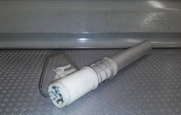 Audi A8 S8 D3 4E Fuel level sensor 88381443