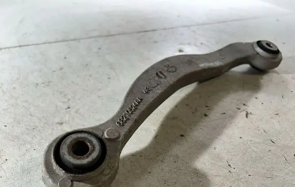 Dodge Challenger Rear control arm 68210524AA