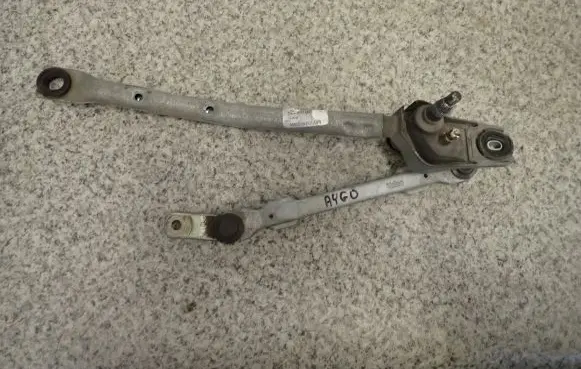Toyota Aygo AB10 Front wiper linkage 