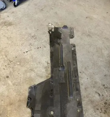 BMW 4 F36 Gran coupe Center/middle under tray cover 7241834