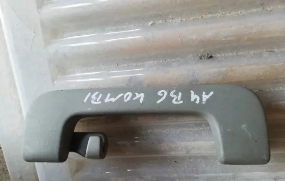 Audi A4 S4 B6 8E 8H Rear interior roof grab handle 8e0857608