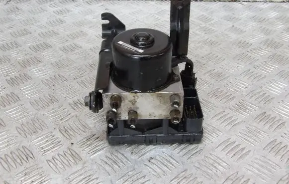 Jeep Cherokee KJ ABS Pump P52128675AA