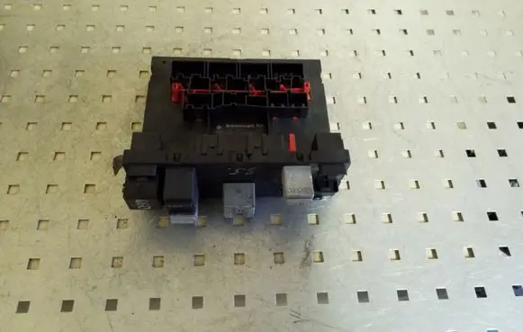Volkswagen Touran I Comfort/convenience module 1K0937049K